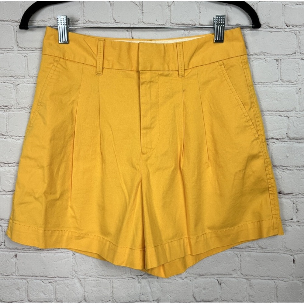 GAP yellow pleated khaki 4" cotton shorts sz 2 bright sunshine summer beach